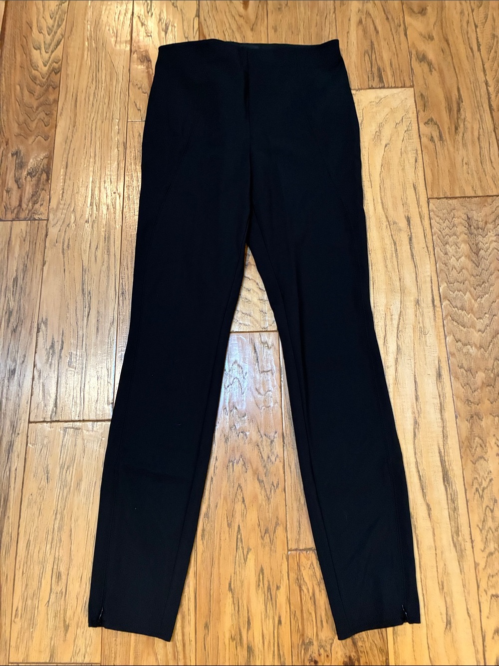 Theory Black Ankle Zip Tapered Pants - small